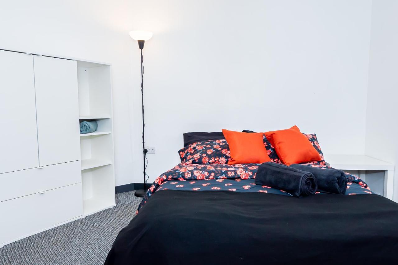 Shirley House 3, Guest House, Self Catering, Self Check In With Smart Locks, Use Of Fully Equipped Kitchen, Close To City Centre, Ideal For Longer Stays, Walking Distance To Bat, 20 Min Drive To Fawley Refinery, Excellent Transport Links Southampton Exterior foto