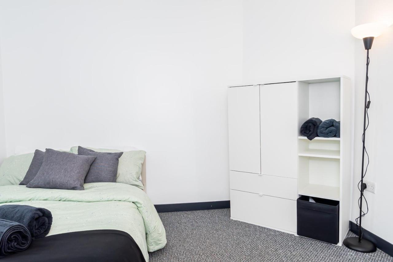 Shirley House 3, Guest House, Self Catering, Self Check In With Smart Locks, Use Of Fully Equipped Kitchen, Close To City Centre, Ideal For Longer Stays, Walking Distance To Bat, 20 Min Drive To Fawley Refinery, Excellent Transport Links Southampton Exterior foto