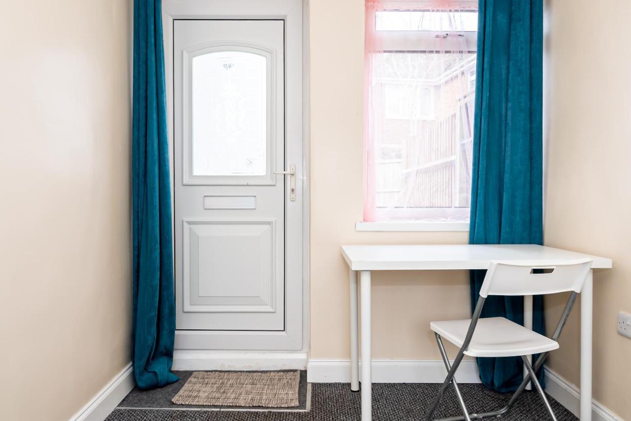 Shirley House 3, Guest House, Self Catering, Self Check In With Smart Locks, Use Of Fully Equipped Kitchen, Close To City Centre, Ideal For Longer Stays, Walking Distance To Bat, 20 Min Drive To Fawley Refinery, Excellent Transport Links Southampton Exterior foto