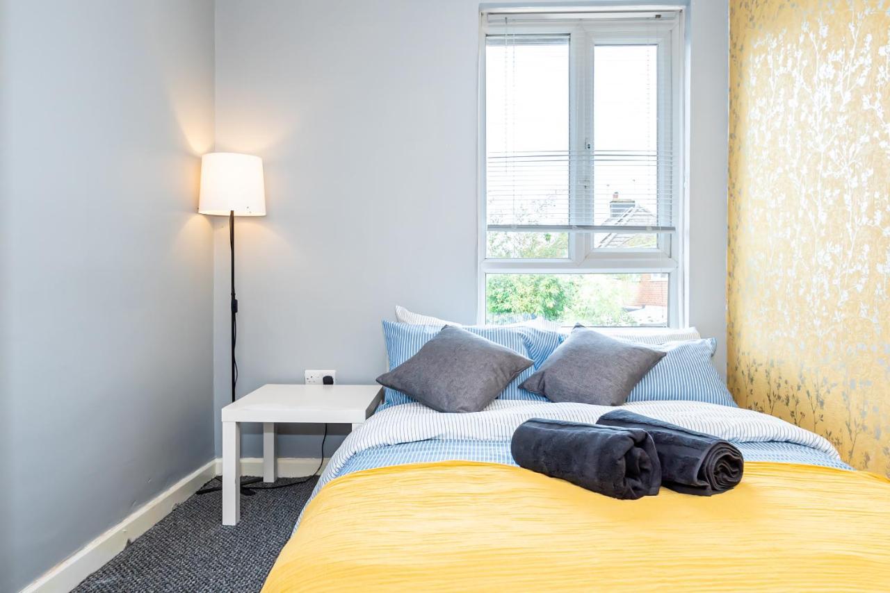 Shirley House 3, Guest House, Self Catering, Self Check In With Smart Locks, Use Of Fully Equipped Kitchen, Close To City Centre, Ideal For Longer Stays, Walking Distance To Bat, 20 Min Drive To Fawley Refinery, Excellent Transport Links Southampton Exterior foto