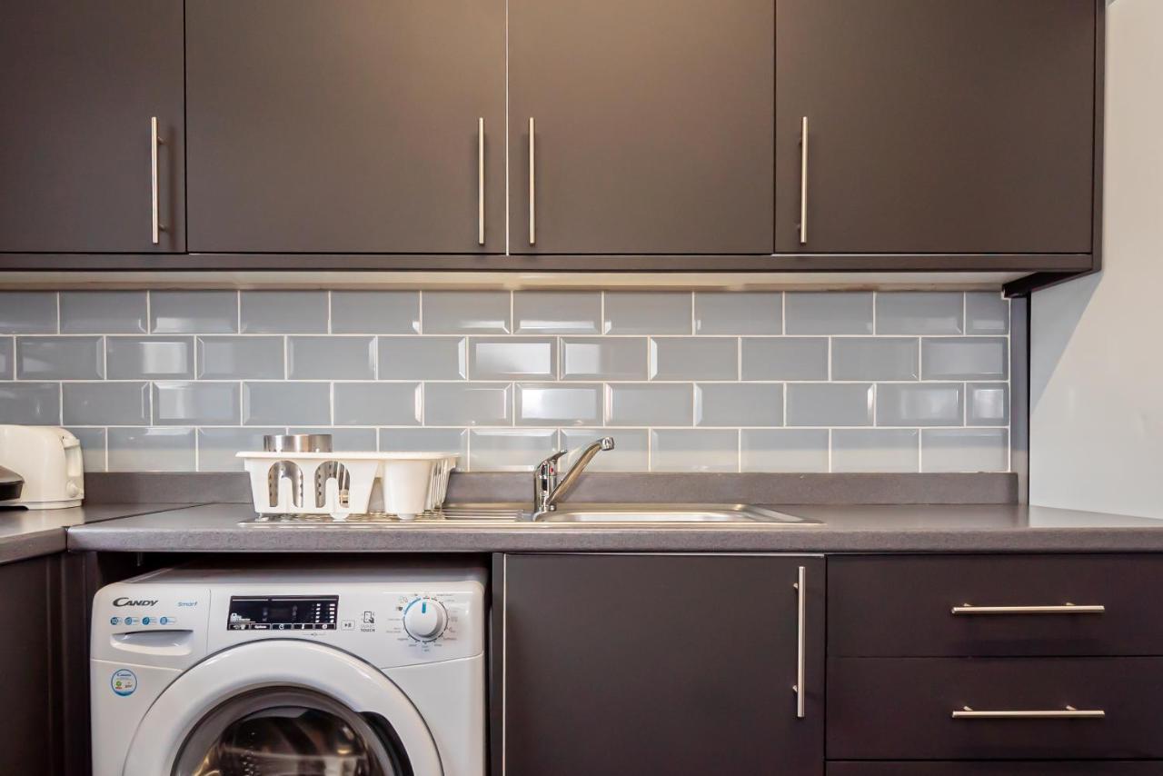 Shirley House 3, Guest House, Self Catering, Self Check In With Smart Locks, Use Of Fully Equipped Kitchen, Close To City Centre, Ideal For Longer Stays, Walking Distance To Bat, 20 Min Drive To Fawley Refinery, Excellent Transport Links Southampton Exterior foto