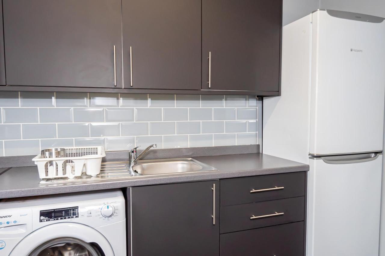 Shirley House 3, Guest House, Self Catering, Self Check In With Smart Locks, Use Of Fully Equipped Kitchen, Close To City Centre, Ideal For Longer Stays, Walking Distance To Bat, 20 Min Drive To Fawley Refinery, Excellent Transport Links Southampton Exterior foto