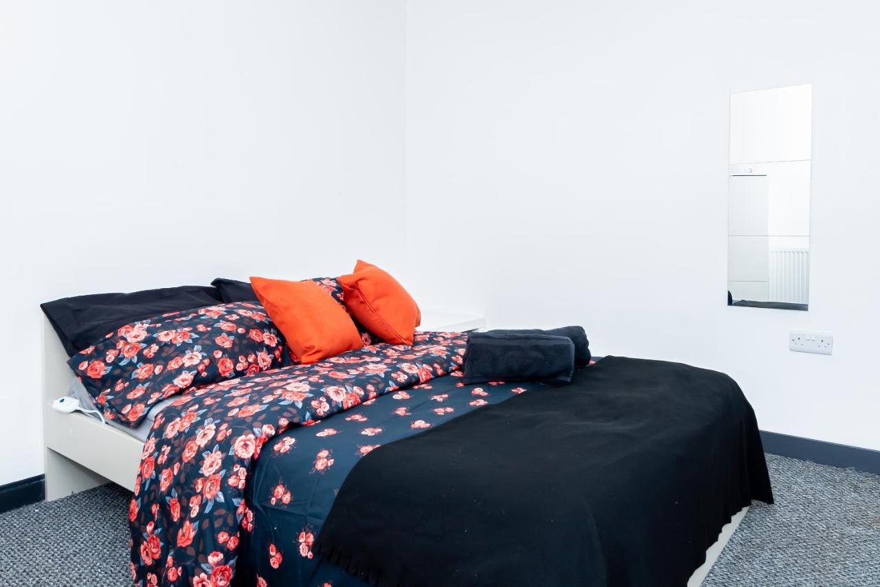 Shirley House 3, Guest House, Self Catering, Self Check In With Smart Locks, Use Of Fully Equipped Kitchen, Close To City Centre, Ideal For Longer Stays, Walking Distance To Bat, 20 Min Drive To Fawley Refinery, Excellent Transport Links Southampton Exterior foto
