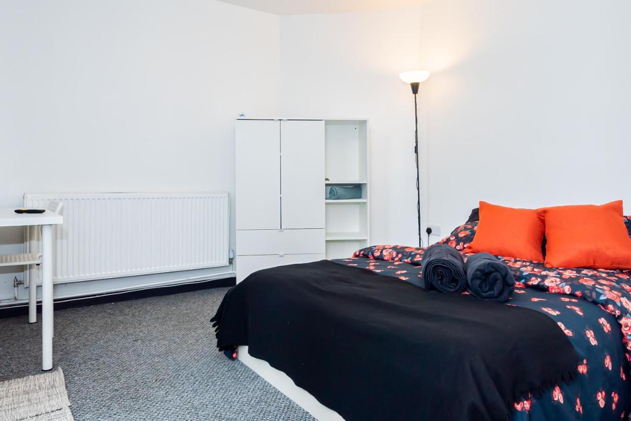 Shirley House 3, Guest House, Self Catering, Self Check In With Smart Locks, Use Of Fully Equipped Kitchen, Close To City Centre, Ideal For Longer Stays, Walking Distance To Bat, 20 Min Drive To Fawley Refinery, Excellent Transport Links Southampton Exterior foto