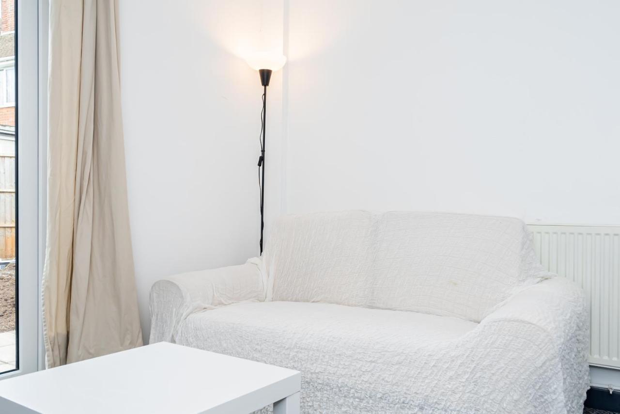 Shirley House 3, Guest House, Self Catering, Self Check In With Smart Locks, Use Of Fully Equipped Kitchen, Close To City Centre, Ideal For Longer Stays, Walking Distance To Bat, 20 Min Drive To Fawley Refinery, Excellent Transport Links Southampton Exterior foto